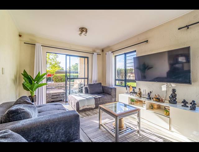 2 BEDROOM APARTMENT FOR SALE IN JACKAL CREEK GOLF ESTATE